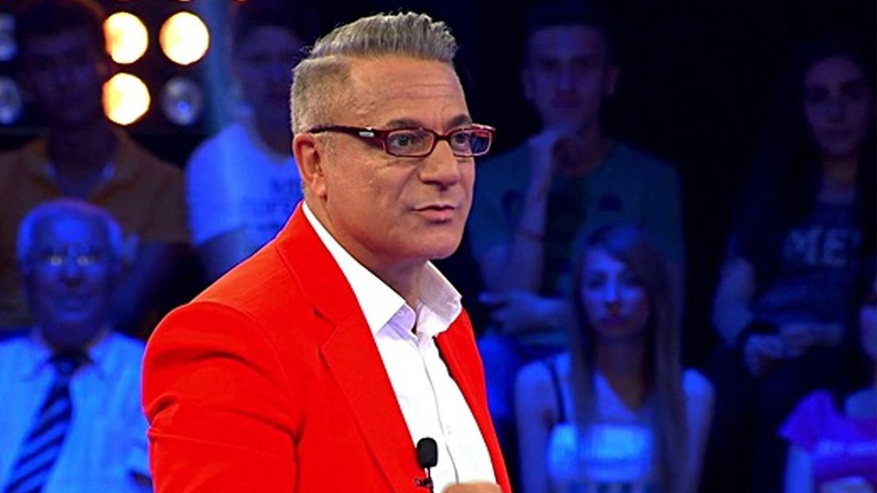 Mehmet Ali Erbil’den servet itirafı! “Her hafta bir ev alırdık”