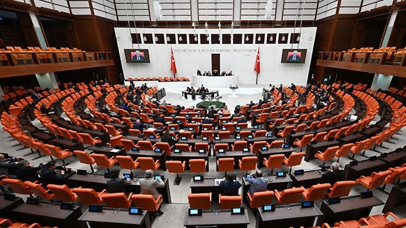 Resmi Gazetede Yayimlandi Meclisin Calisma Suresi Uzatildi Spo4