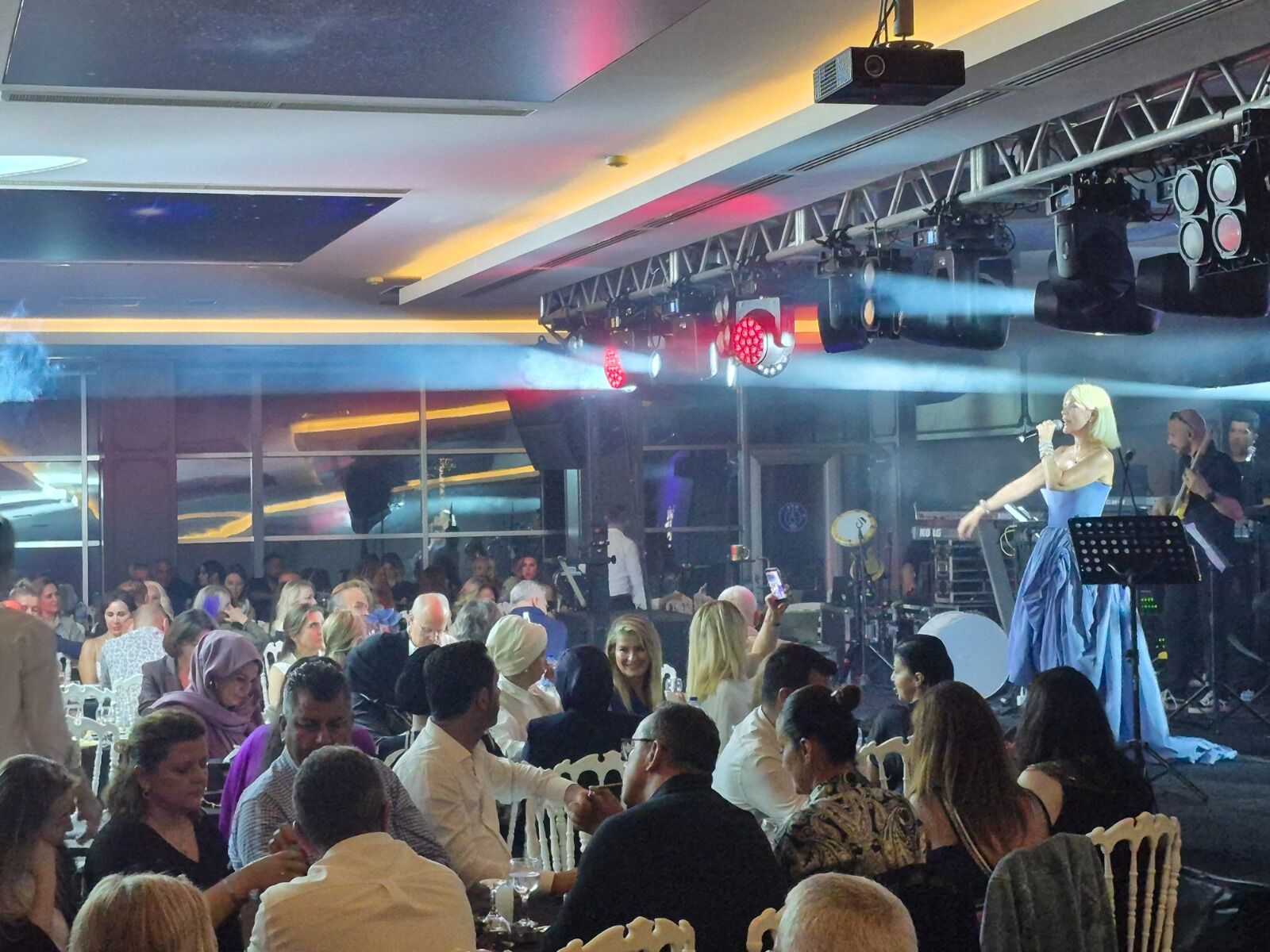 samsun haber: Samsun'da anlamlı gece! Ferhat Göçer ve Ömür Gedik'ten unutulmaz konser