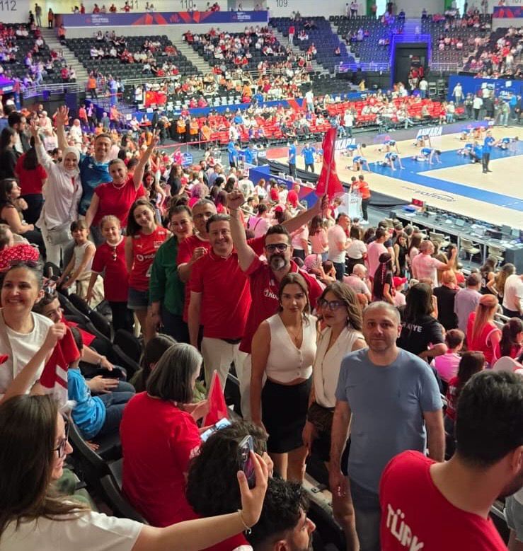 samsun haber: SAMSİAD üyeleri Filenin Sultanları'nı yalnız bırakmadı