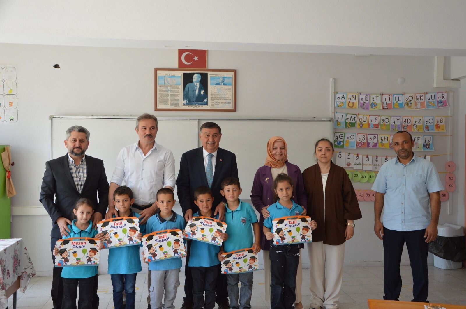 Havza'da karne coşkusu! Başkan Murat İkiz öğrencilerle buluştu