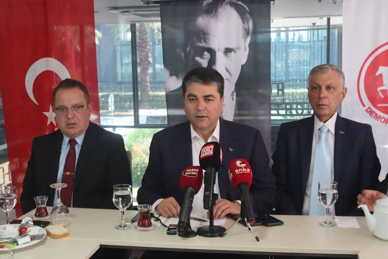 Demokrat Parti Genel Başkanı Gültekin Uysal Samsun'da politikaları eleştirdi