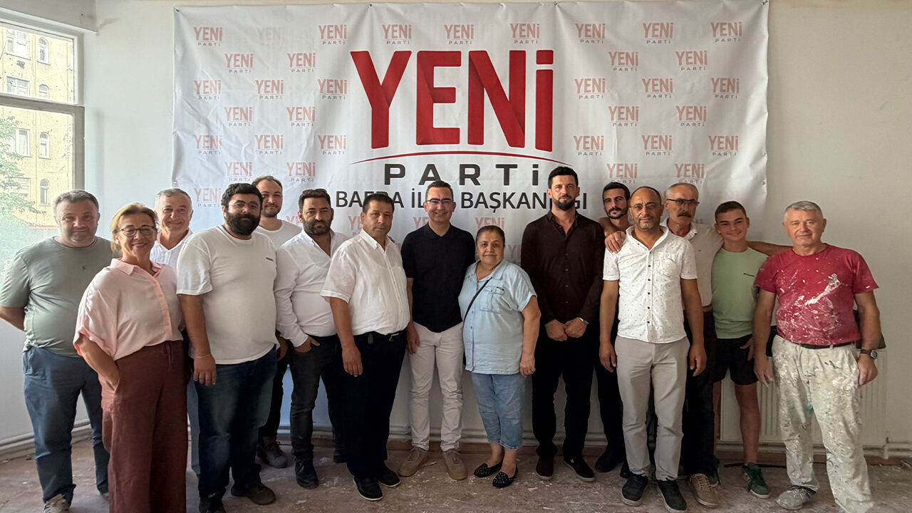samsun haber: CHP Bafra teşkilatı toplu halde Yeni Parti'ye geçti