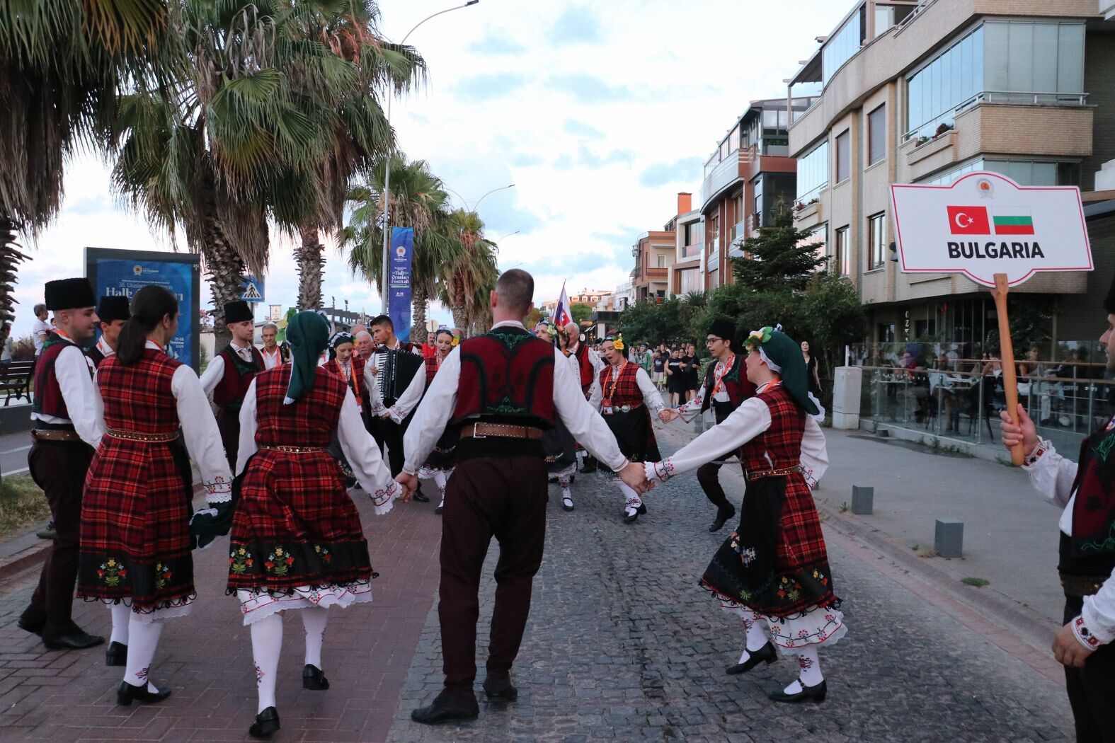 samsun haber 36. Uluslararası Samsun Halk Oyunları Festivali başladı