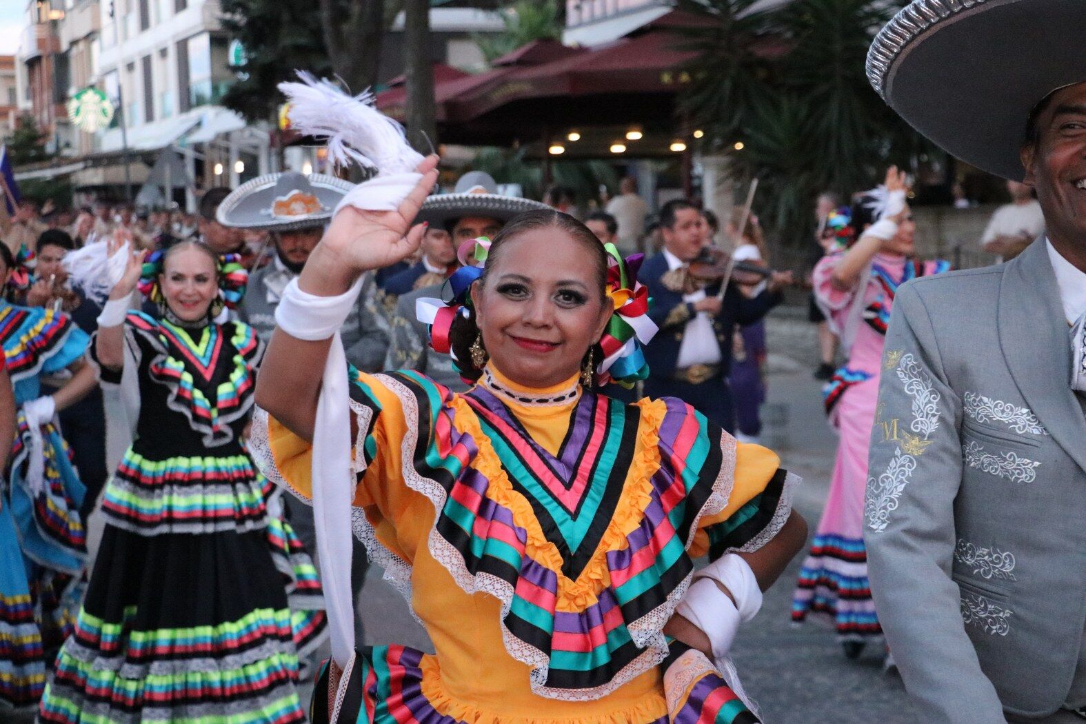 samsun haber 36. Uluslararası Samsun Halk Oyunları Festivali başladı