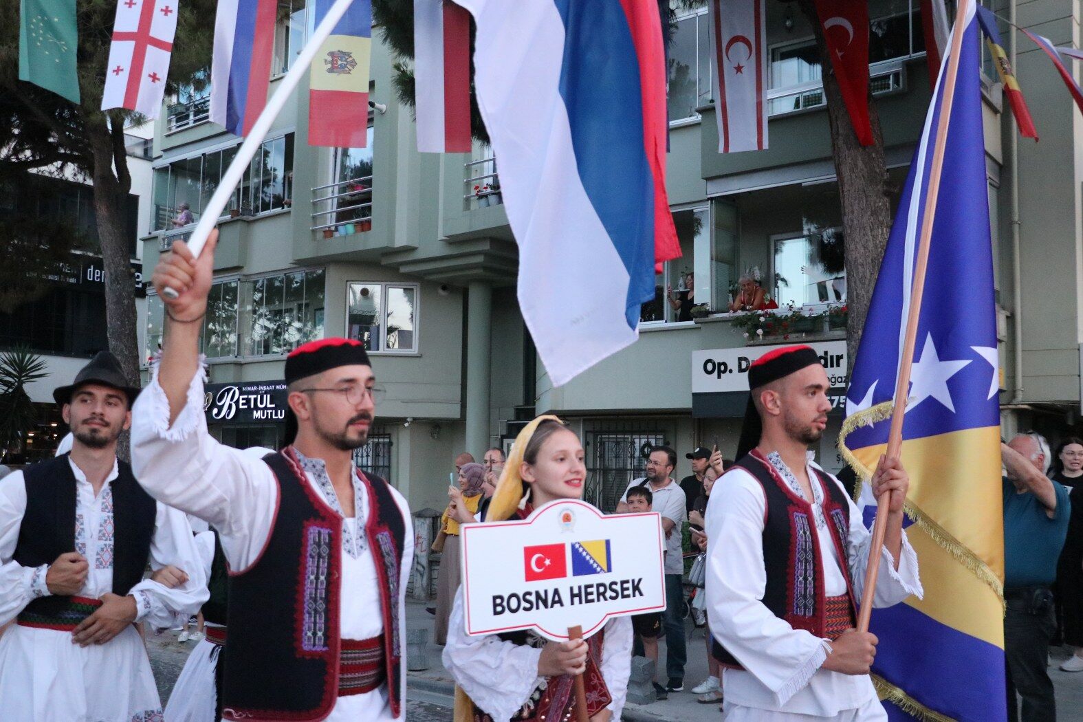 samsun haber 36. Uluslararası Samsun Halk Oyunları Festivali başladı