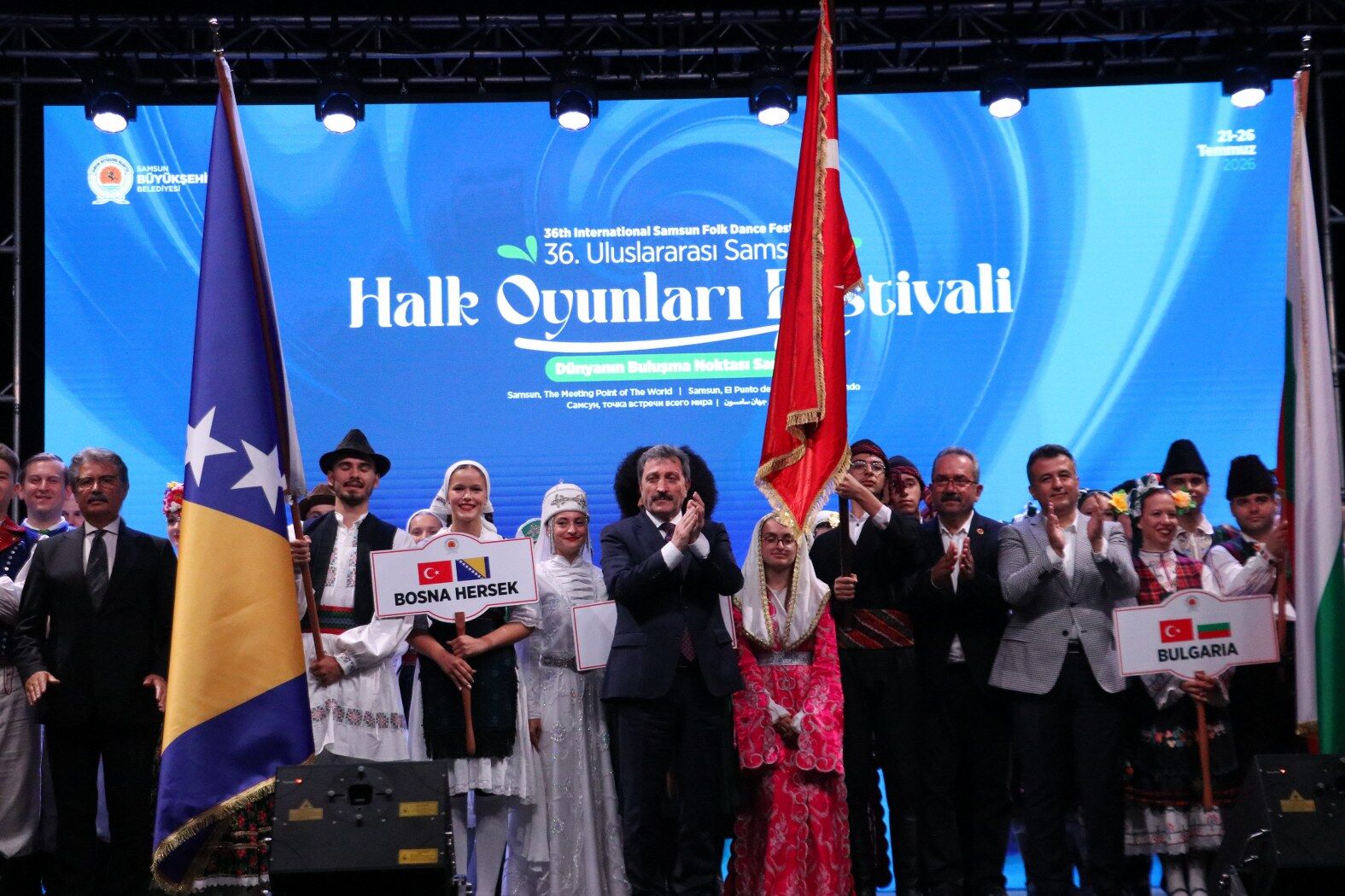 samsun haber 36. Uluslararası Samsun Halk Oyunları Festivali başladı