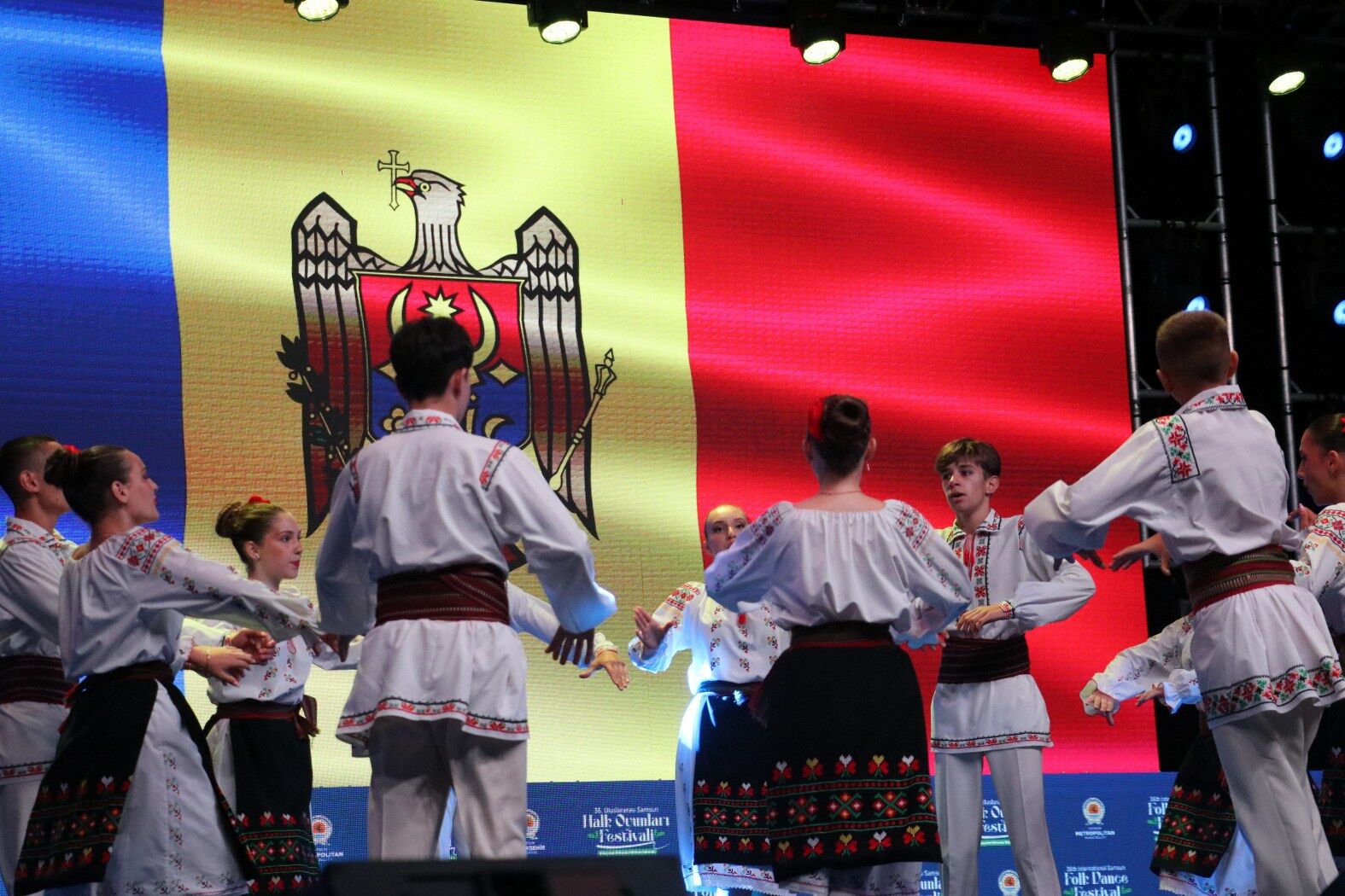 samsun haber 36. Uluslararası Samsun Halk Oyunları Festivali başladı