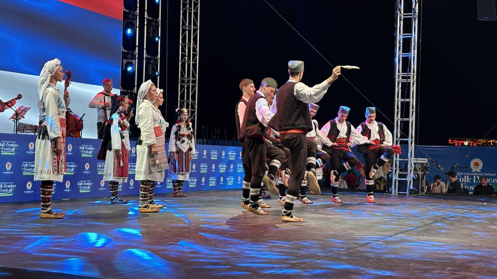 Samsun'da halk oyunları festivali coşkusu sürüyor! 