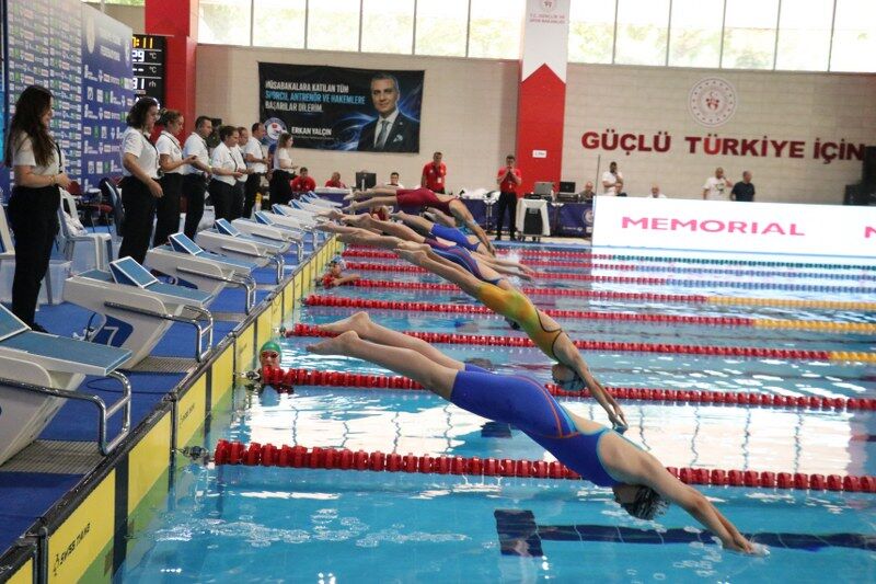 Samsun'da yüzme heyecanı başladı! 334 sporcu kulaç atıyor