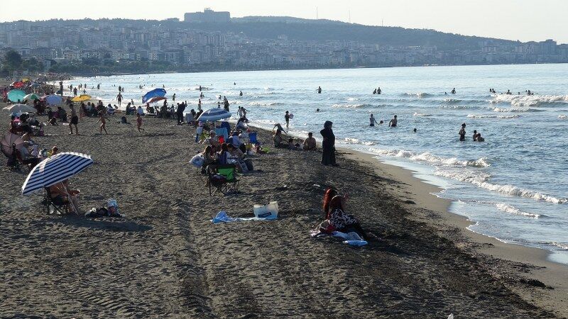 samsun haber: Samsun'da sıcak hava sahilleri doldurdu!