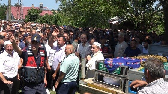 samsun haber. Samsun'da feci kaza! Hüseyin ve Gönül Bulut çifti son yolculuğuna uğurlandı