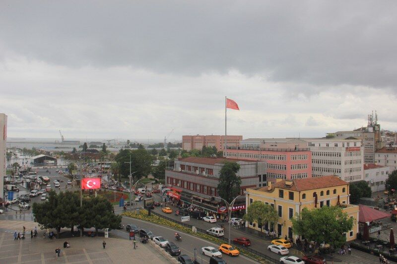 Samsun'da kısa süreli sağanak serinlik getirdi