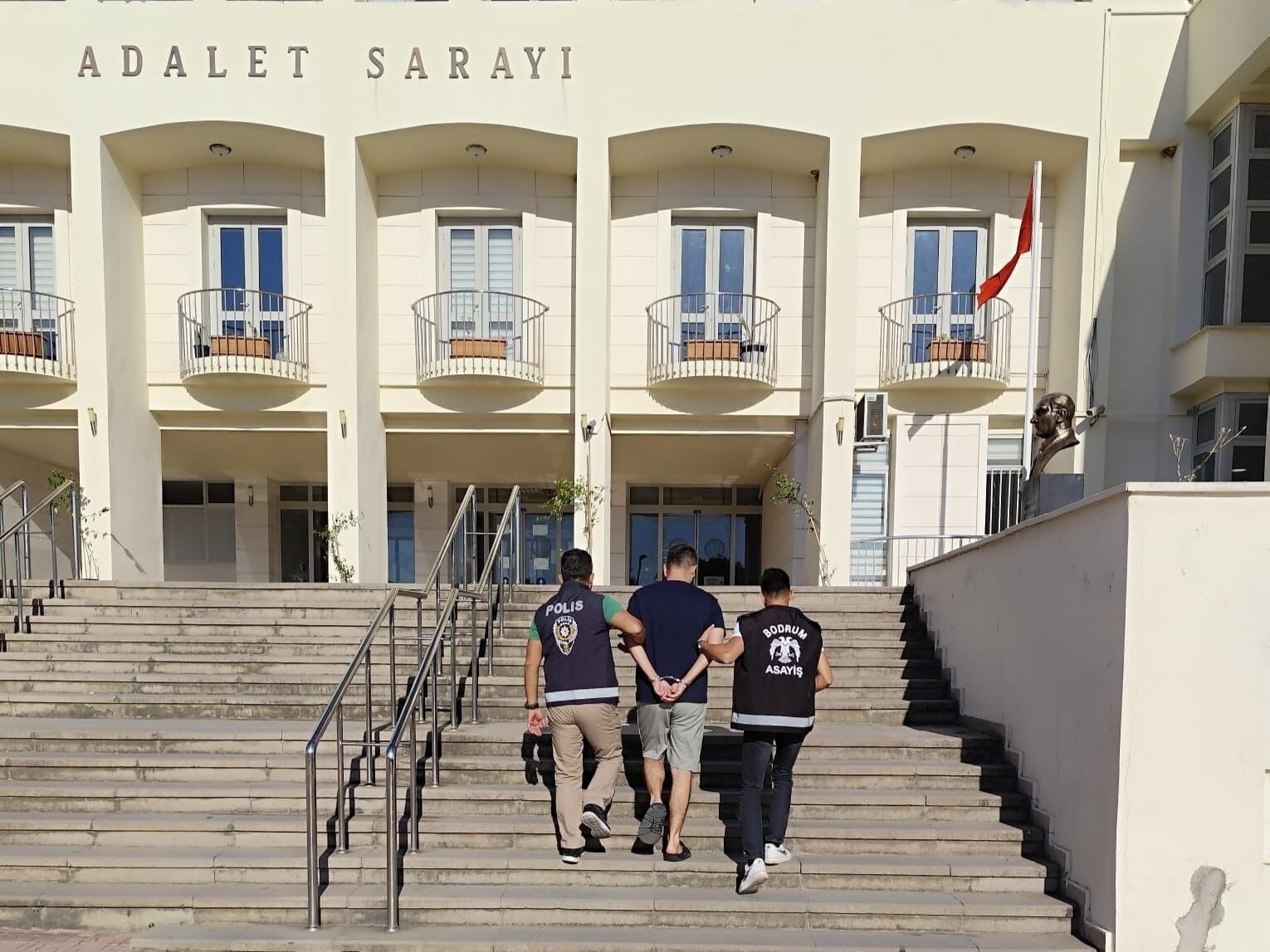 SAMSUN HABER Samsun Emniyeti'nin takibi sonuç verdi! Firari hükümlü yakalandı