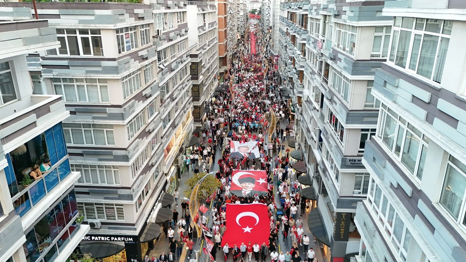 SAMSUN HABER Samsun'da 15 Temmuz ruhu meydanlarda yaşatıldı!