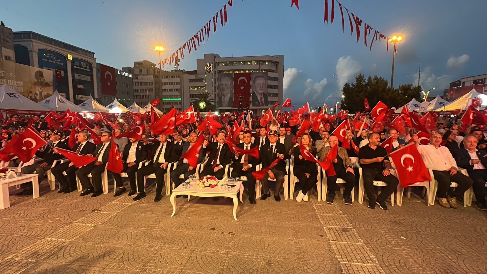 SAMSUN HABER Samsun'da 15 Temmuz ruhu meydanlarda yaşatıldı!