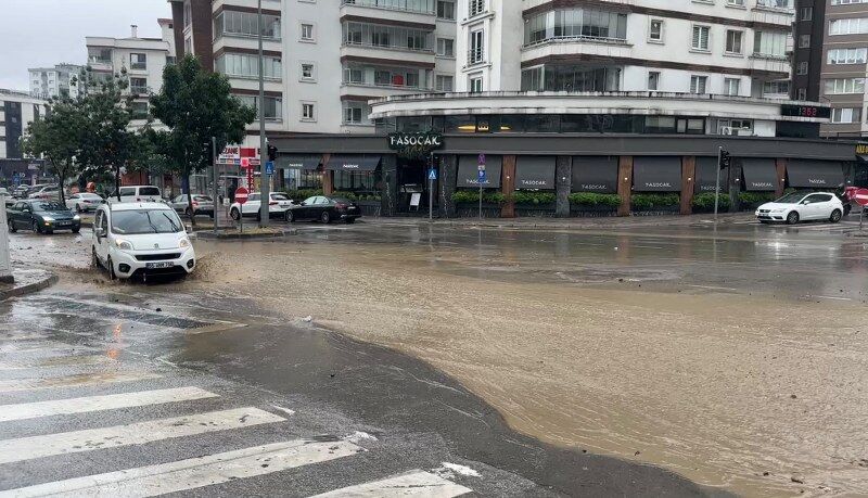 samsun haber: Samsunluların sağanakla imtihanı! Plaj şemsiyesi detayı