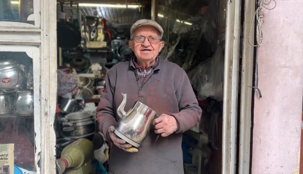samsun haber Samsun'un "Çaydanlıkçı Zeki"si son yolculuğuna uğurlandı