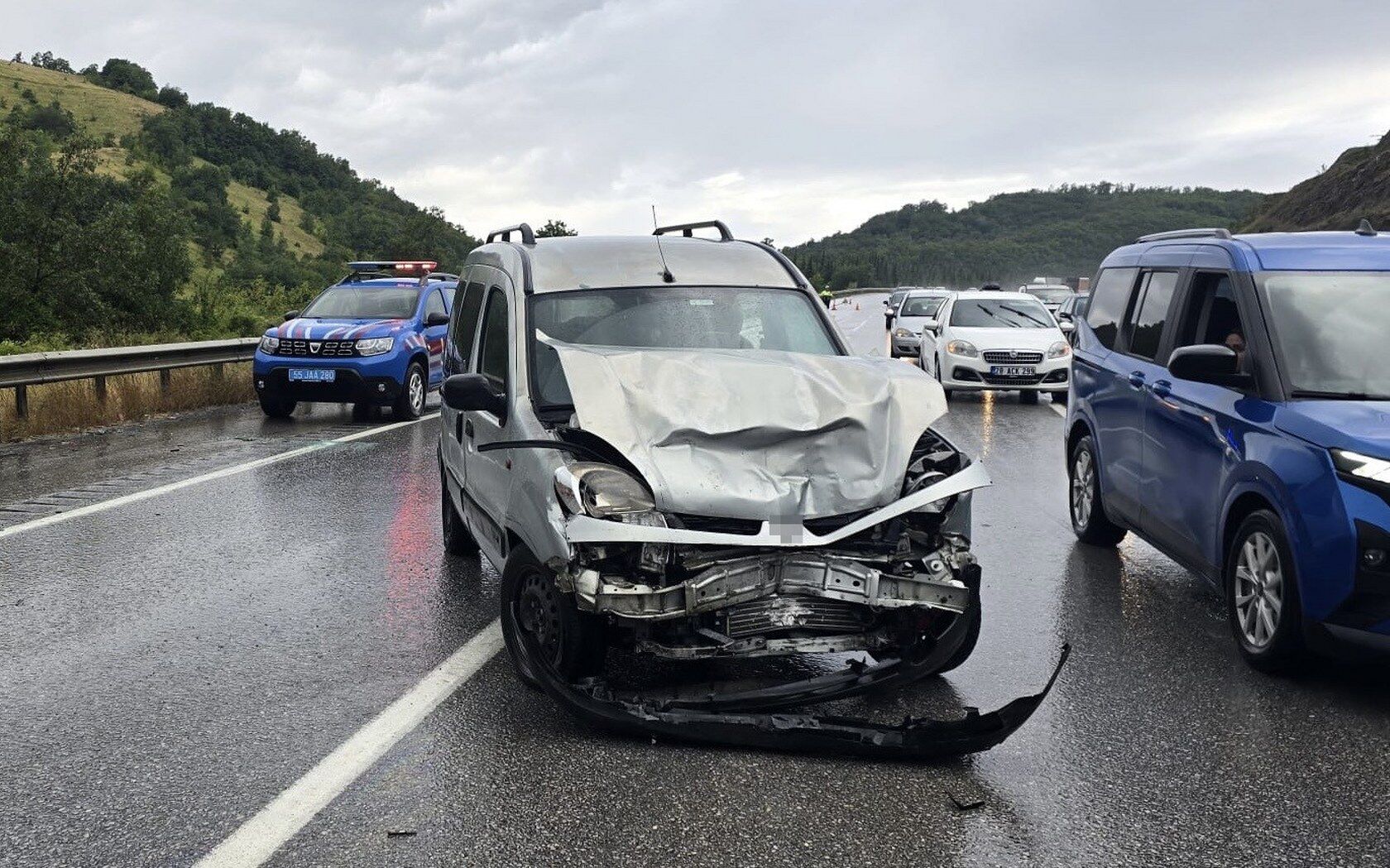 Samsun'da feci kaza! İki araç çarpıştı