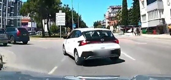 samsun haber. Samsun'da trafikte yürekleri ağza getiren anlar! 