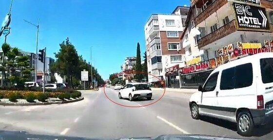 samsun haber. Samsun'da trafikte yürekleri ağza getiren anlar! 