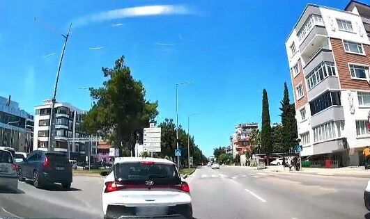 samsun haber. Samsun'da trafikte yürekleri ağza getiren anlar! 