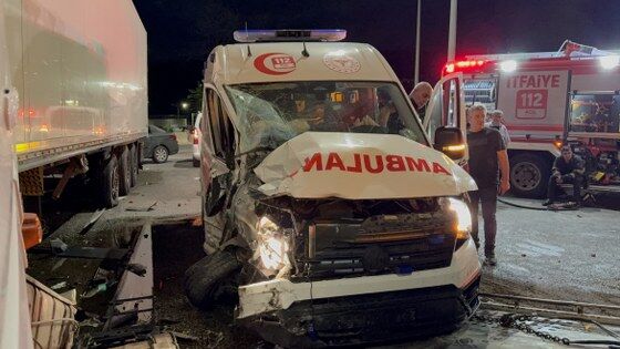 samsun haber: Samsun'da ambulans ile tır çarpıştı! Yaralılar var