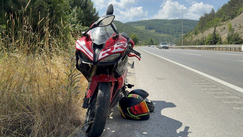 samsun haber: Samsun'da motosiklet tıra çarptı: 2 yaralı