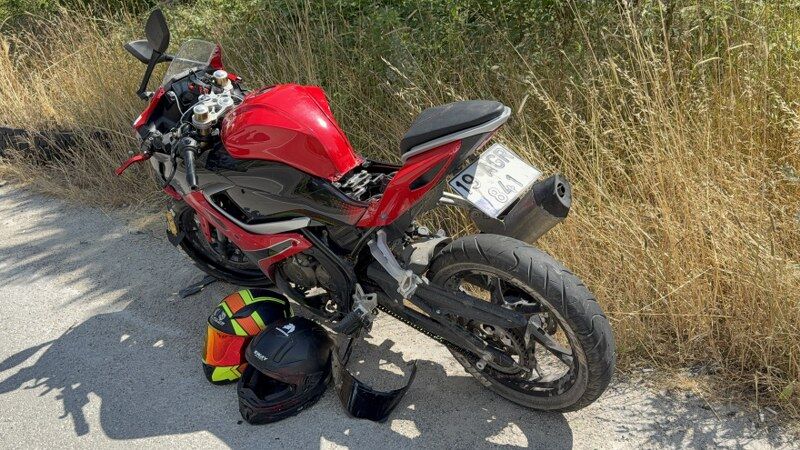 samsun haber: Samsun'da motosiklet tıra çarptı: 2 yaralı