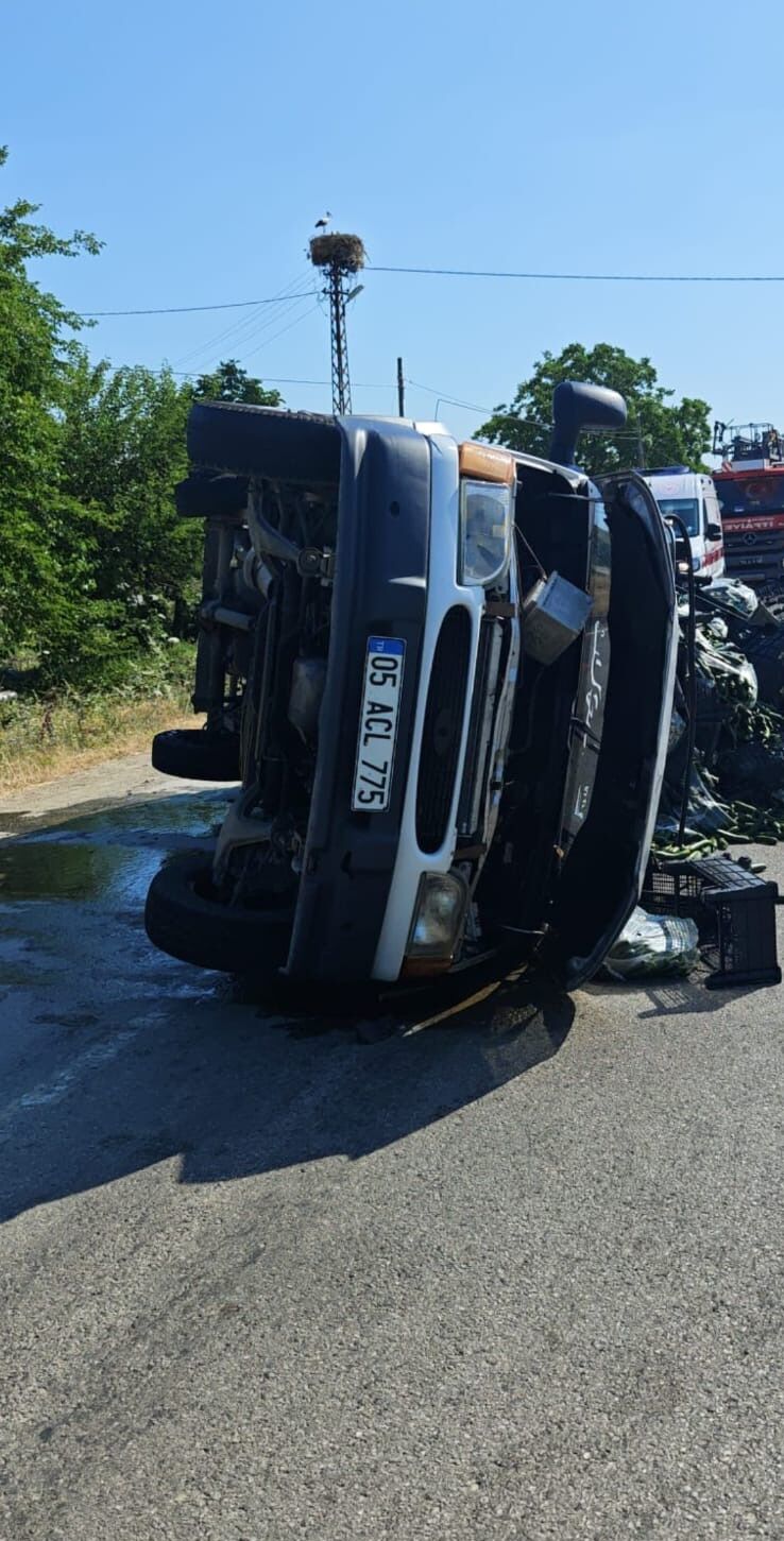 samsun haber: Samsun'da lastik faciası! Otomobil takla attı