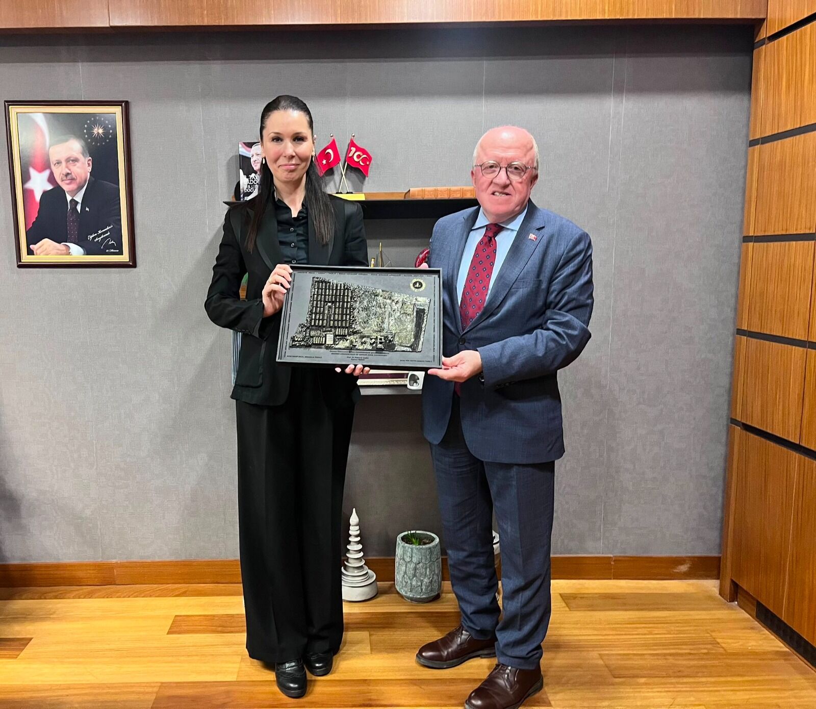 Samsun Haber. Çiğdem Karaaslan, TBMM'de SAMÜ Rektörü Mahmut Aydın'ı ağırladı