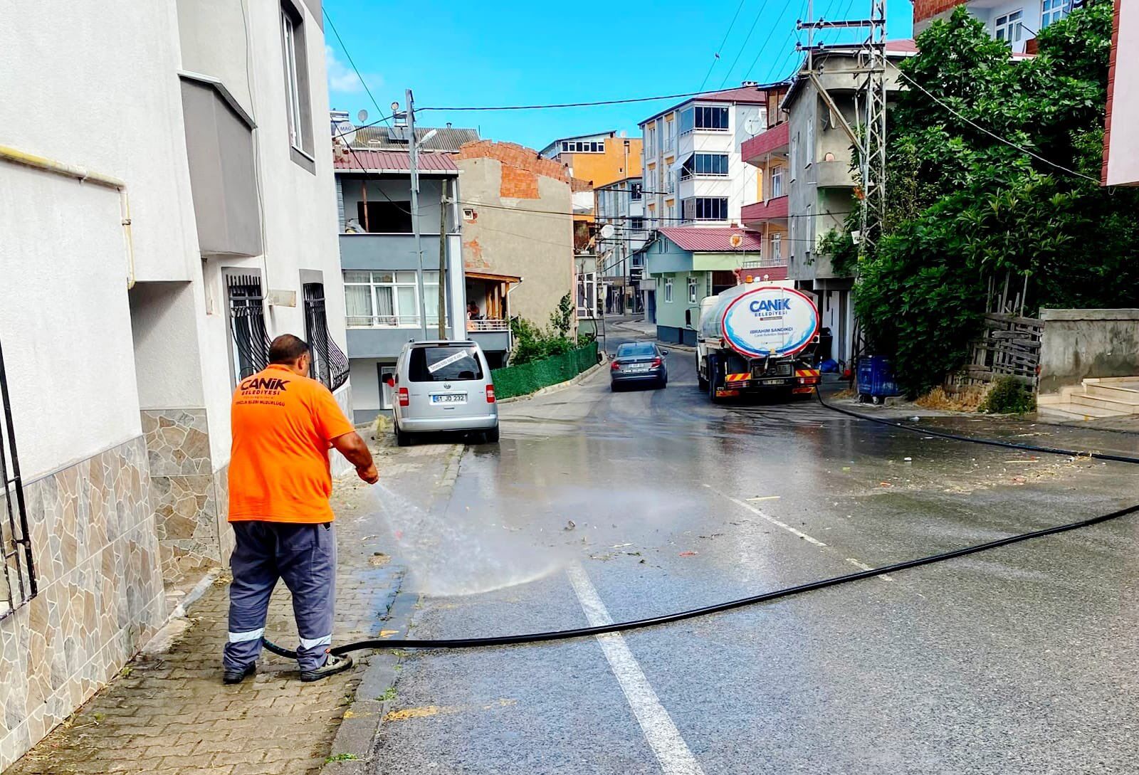 Canik'te temizlik çalışmaları aralıksız sürüyor