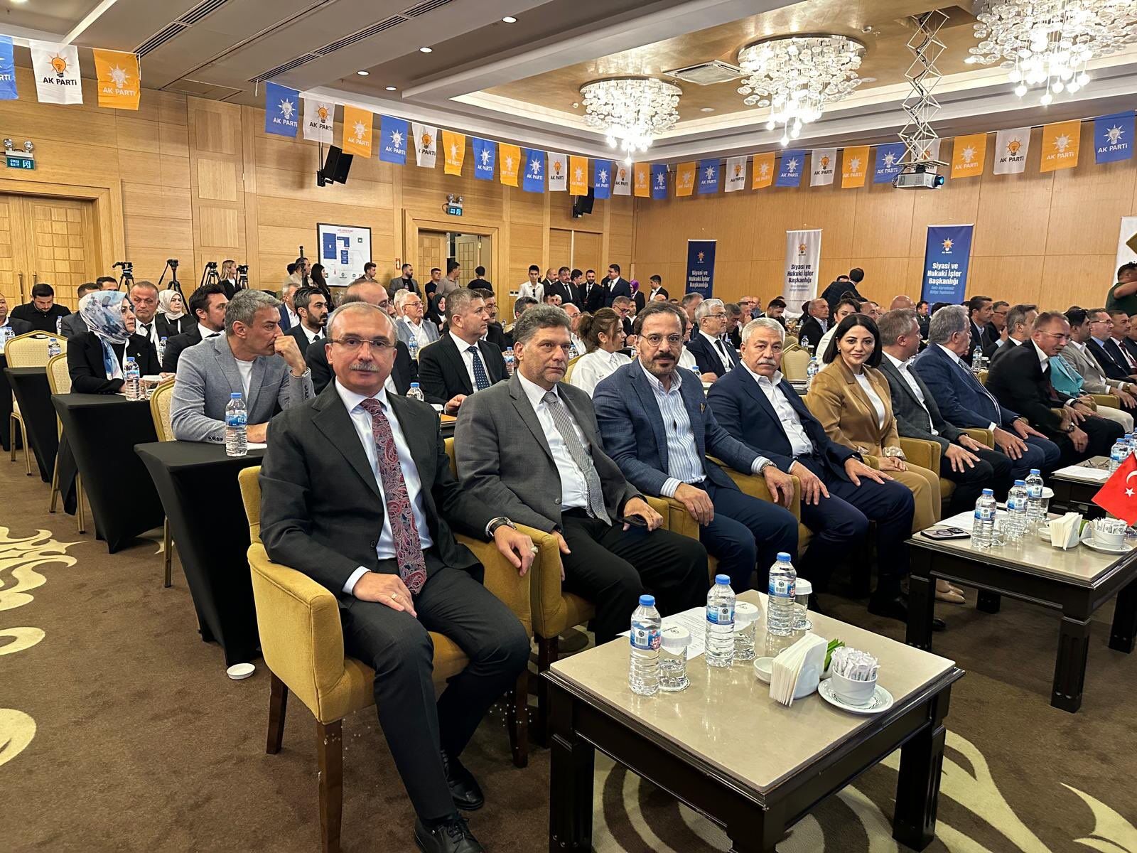 AK Parti'de Batı Karadeniz zirvesi! Samsun Milletvekili Orhan Kırcalı da yer aldı
