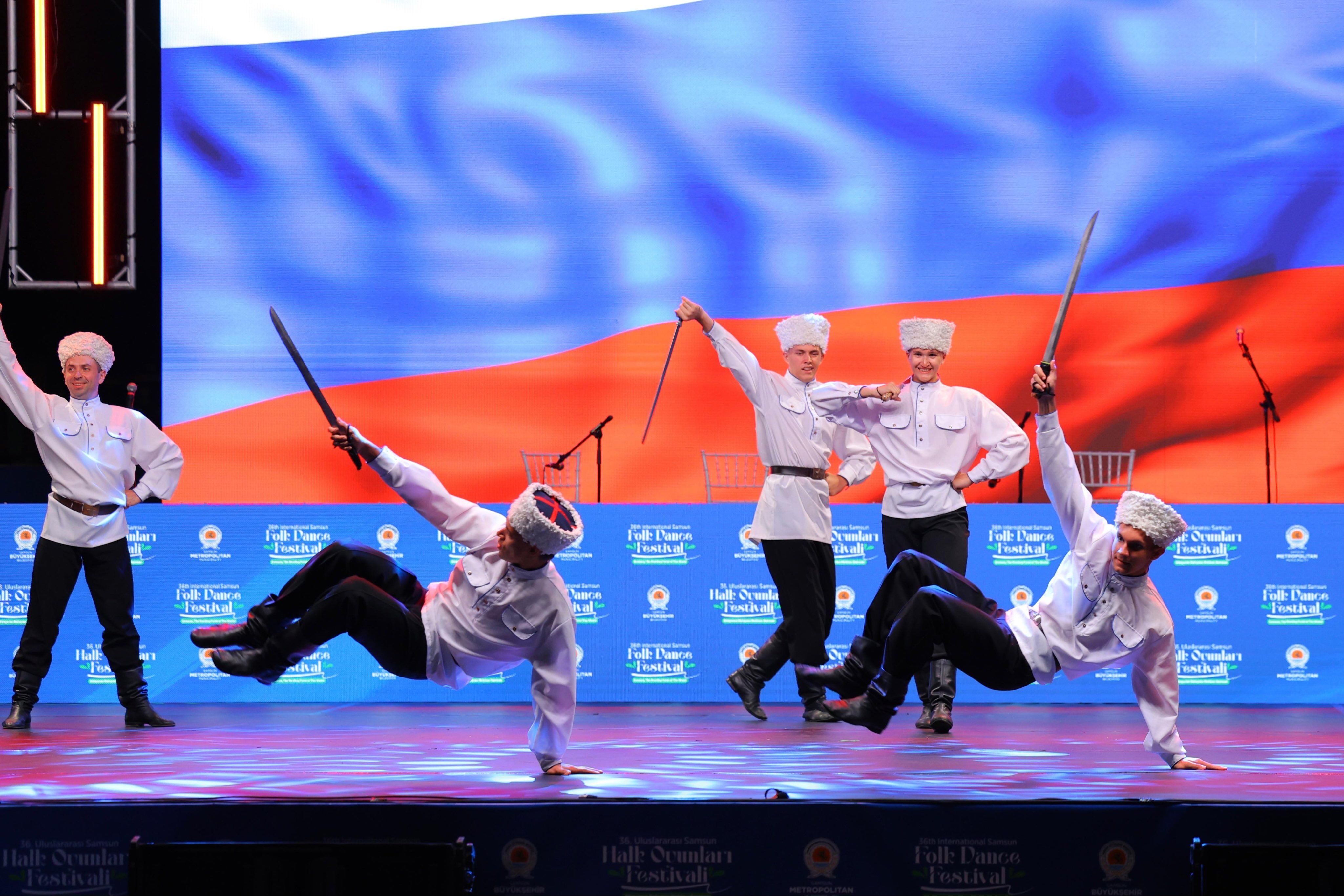 Samsun Haber. Festival coşkusu Samsun'un her noktasına yayıldı