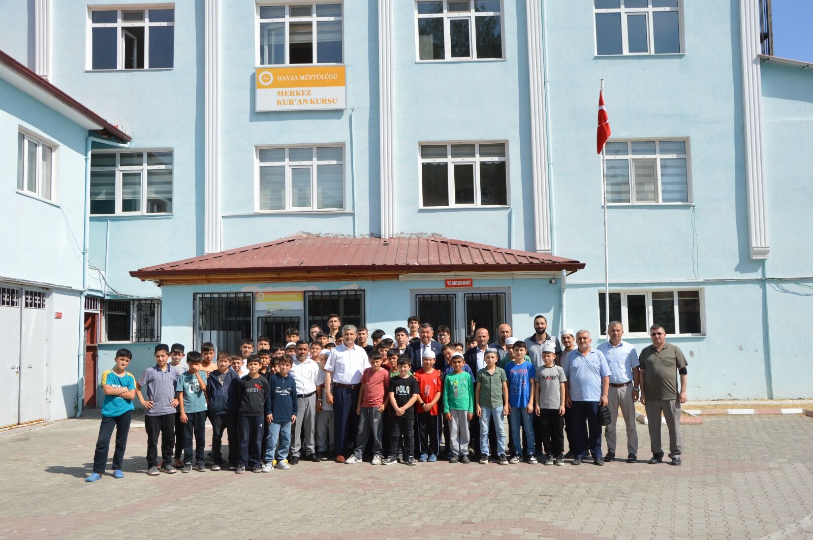 Samsun Haber. Havza Belediye başkanı Murat İkiz, yaz Kur'an kurslarını ziyaret etti