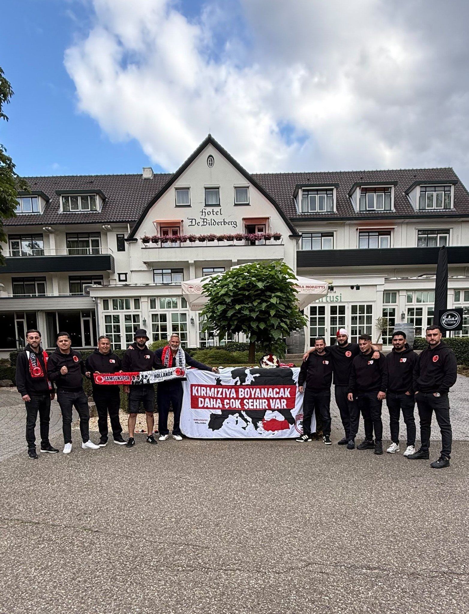 Samsunspor Haber: Hollanda'da Samsunspor'a görkemli karşılama