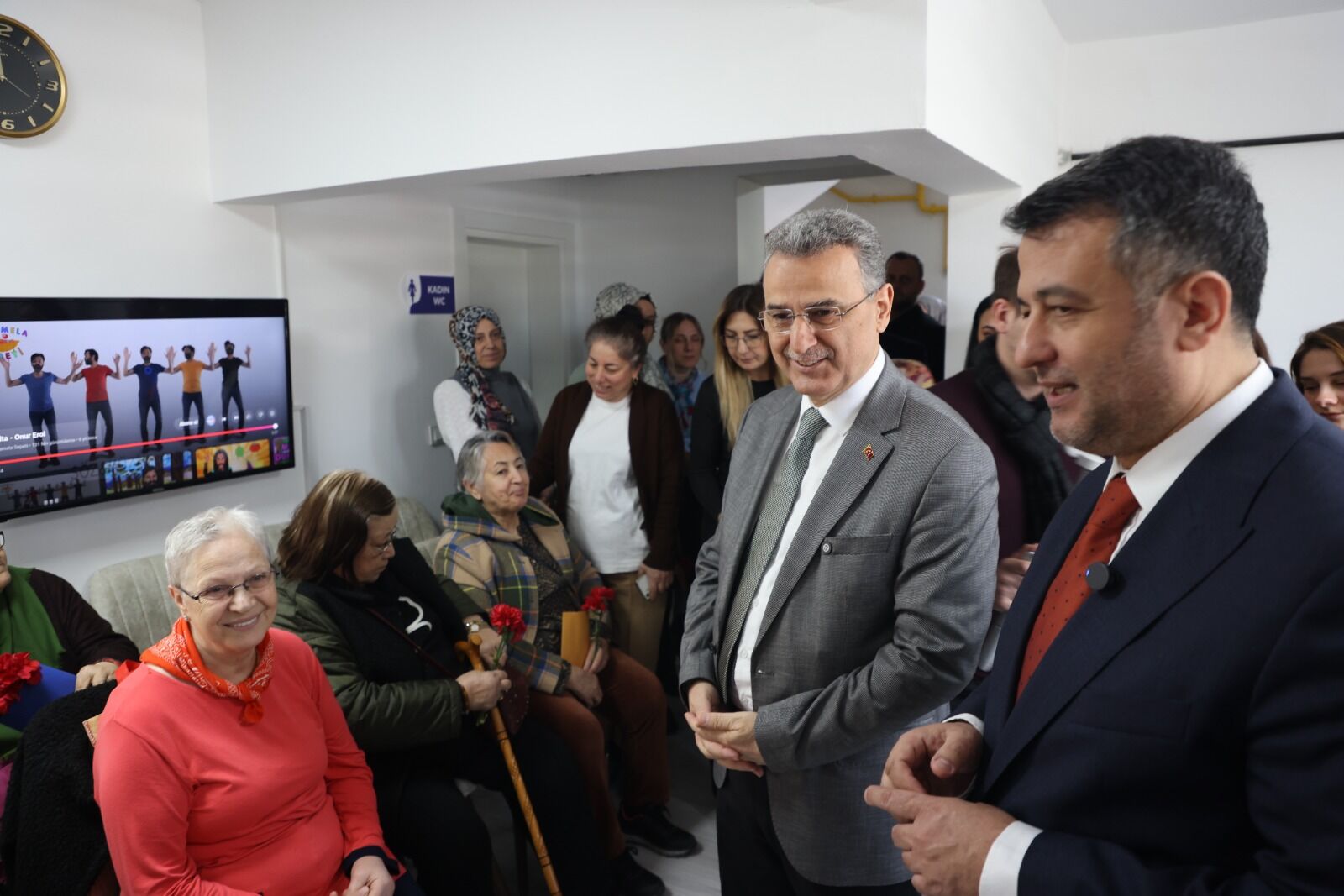 Samsun Haber. İlkadım ve Büyükşehir'den yaş almış bireylere ortak destek