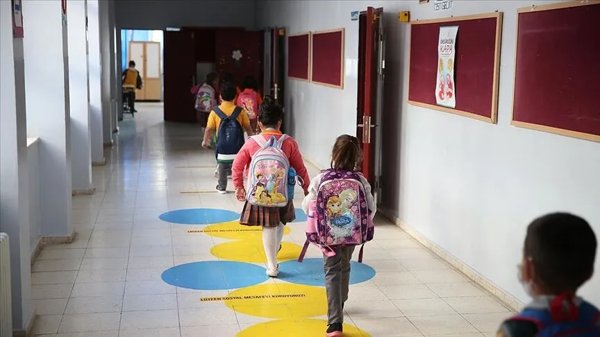 Velilerin beklediği açıklama geldi! İlkokul kayıt takvimi netleşti