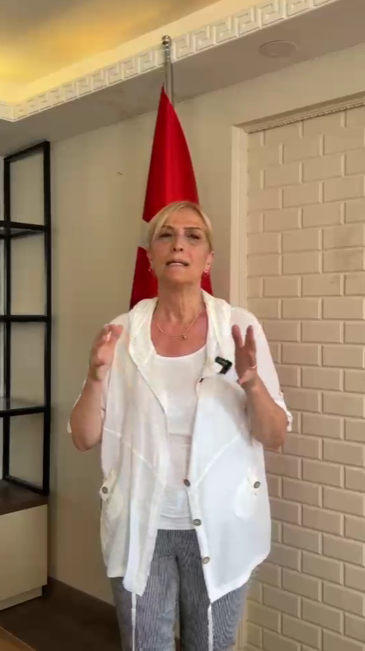 Nazan Guneysu 20726