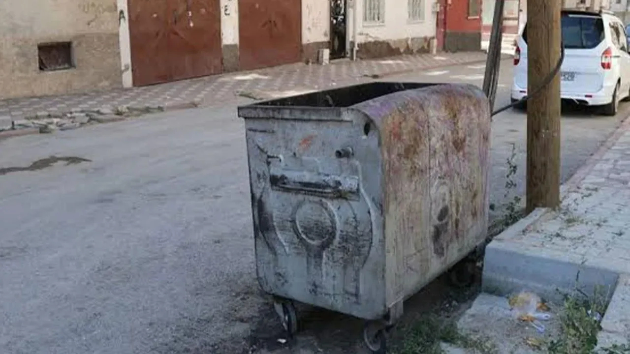 Bebek çöp konteyneri yanında bulundu, baba kaçak!
