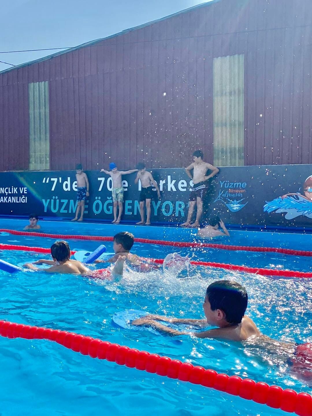 Samsun Haber: Salıpazarı'nda yüzme eğitimleri devam ediyor