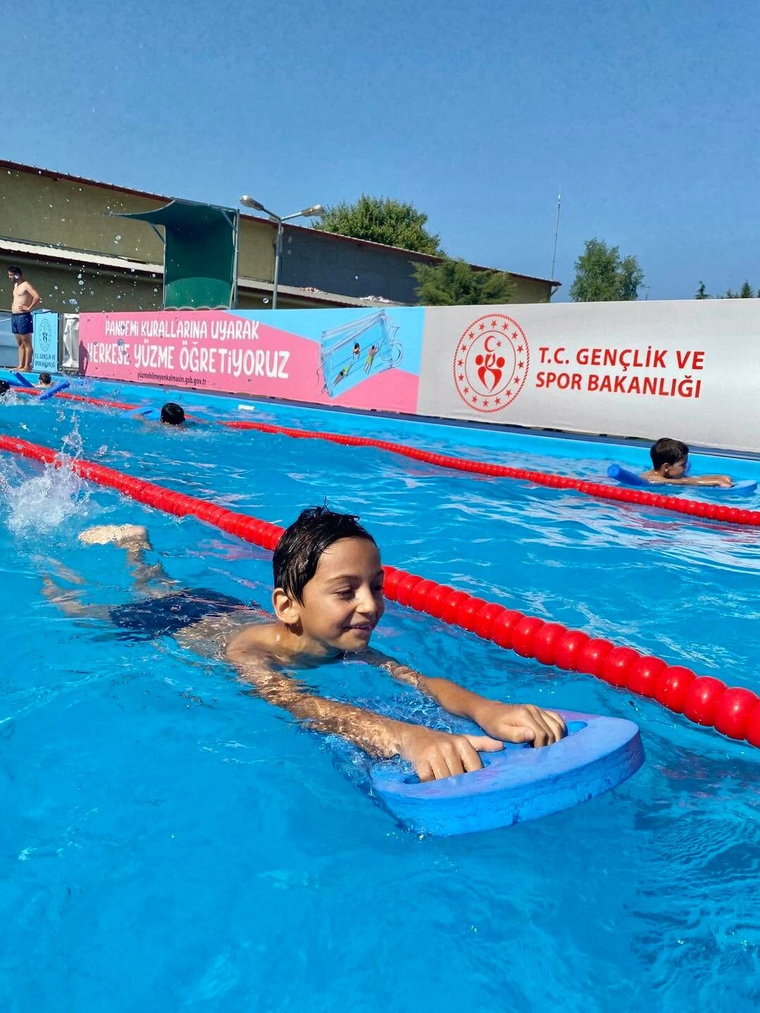 Samsun Haber: Salıpazarı'nda yüzme eğitimleri devam ediyor