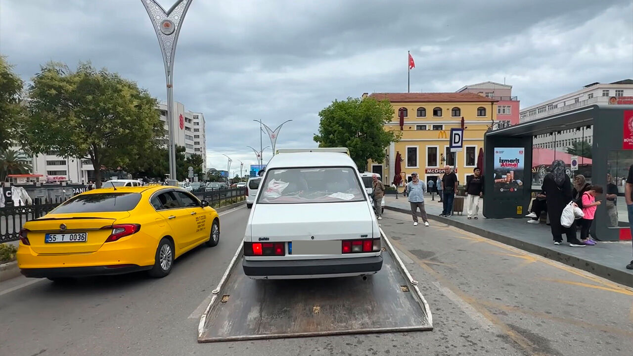 samsun haber. Polisi görünce panikledi! Samsun'da akıl almaz kaçış