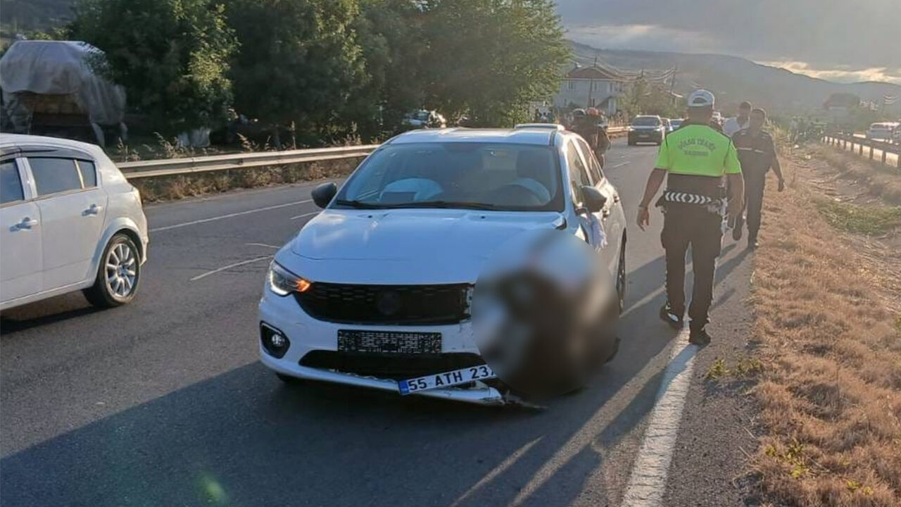 samsun haber: Samsun'da kaza! 3 kişi yola savruldu