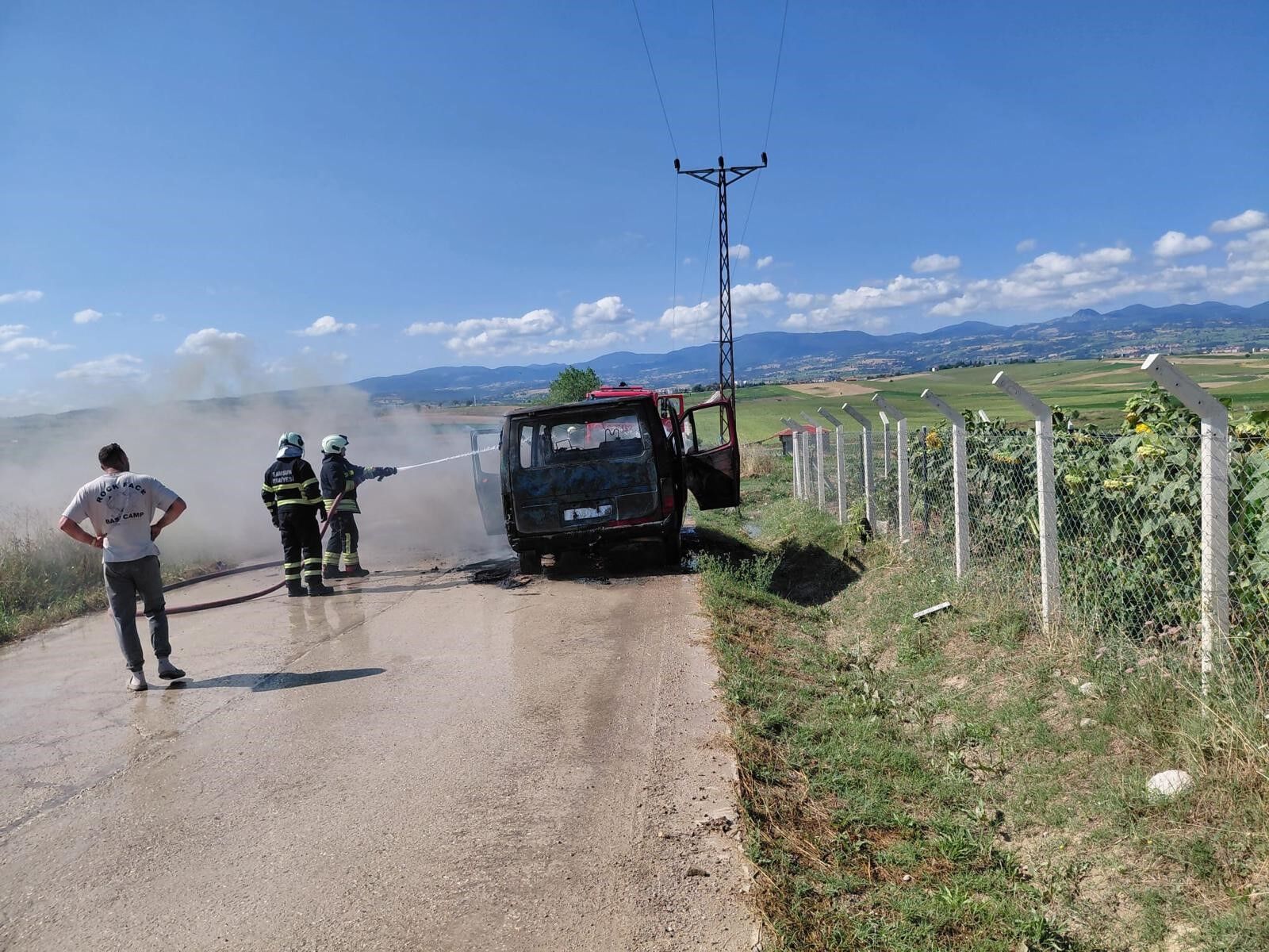 Samsun’da servis aracı alevlere teslim oldu
