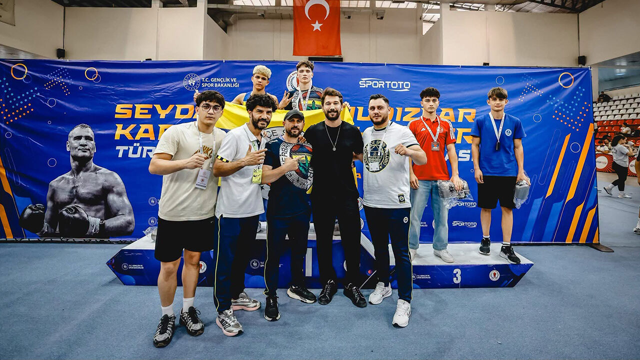 Samsunlu boksörler fırtına estirdi