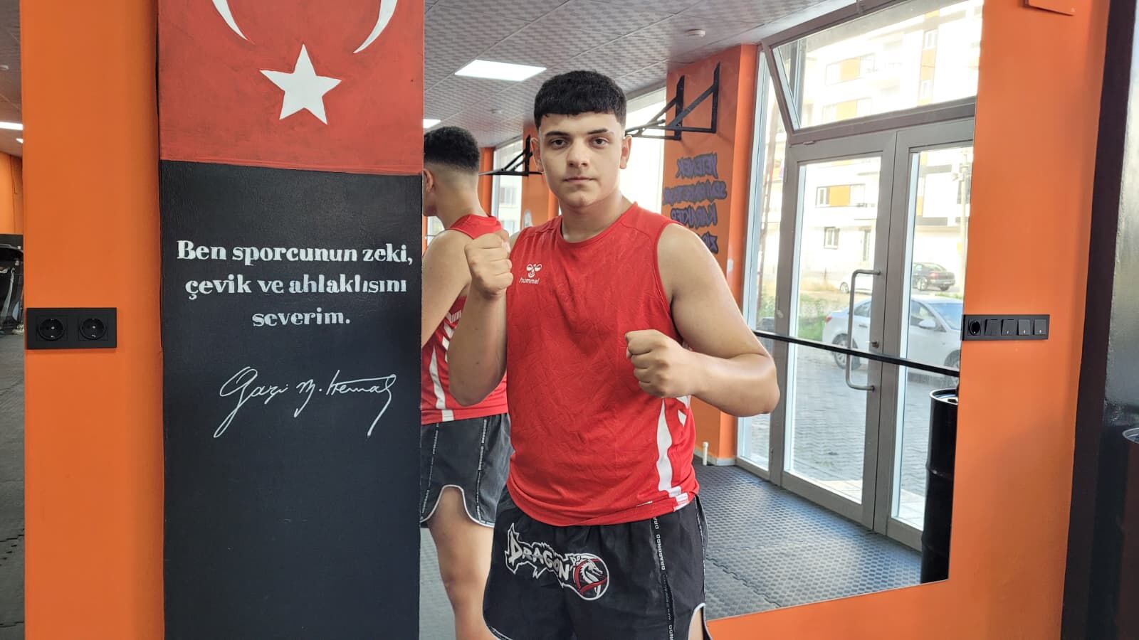 Samsun Haber. Samsunlu Taha Çiçek'in hedefi dünya şampiyonluğu