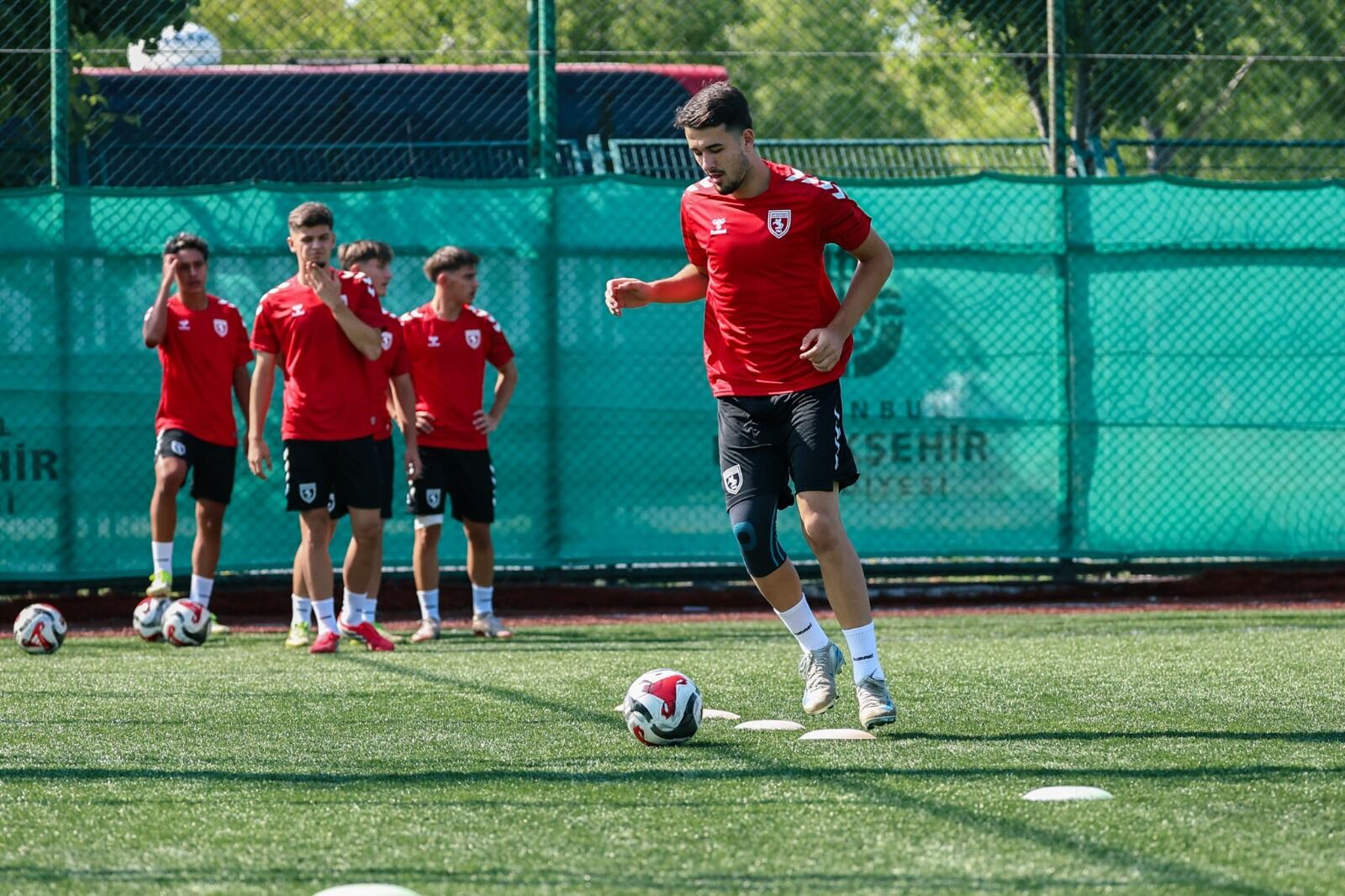 Samsunspor Haber. Samsunspor U19 İstanbul kampında tempoyu artırdı