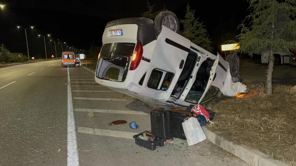 Samsun Haber. Samsun'da gece yarısı korkutan kaza! 5 yaralı