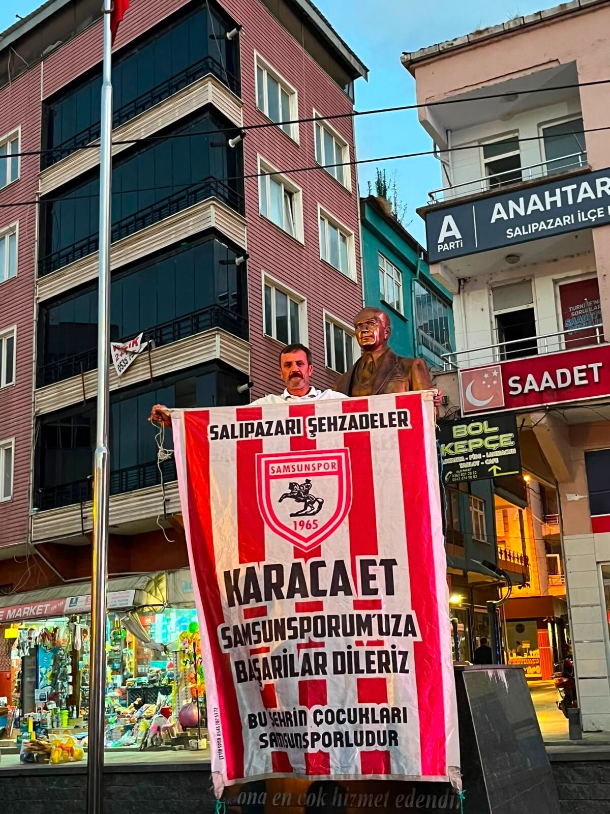 Samsun Haber. Şehzadeler ailesi Salıpazarı'nda kenetlendi